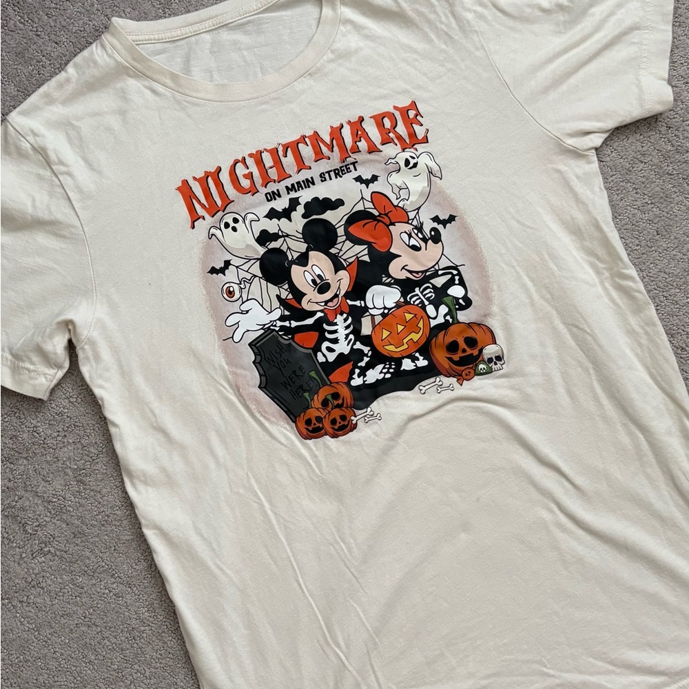 Nightmare on Main Street Graphic Tee Women’s Sized M Disneyland Halloween
